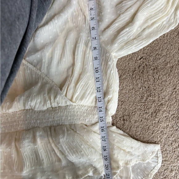 Line and dot revolve Kate Chiffon Overlay Top in Ivory blouse size large nwt - Picture 14 of 15
